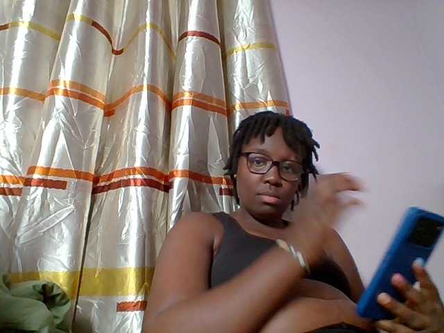 Sweetariah1 live cam on BongaCams