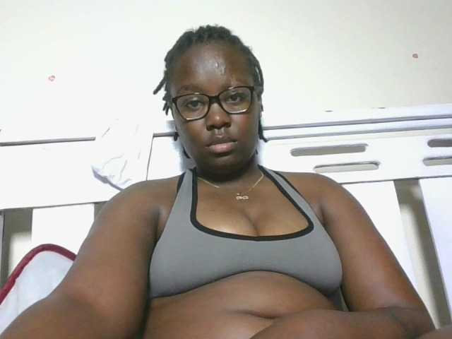 Sweetariah1 live cam on BongaCams