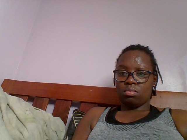 Sweetariah1 live cam on BongaCams
