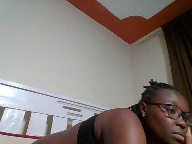 Sweetariah1 live cam preview