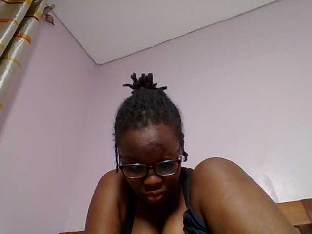 Sweetariah1 live webcam show