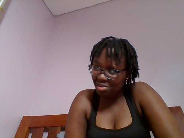 Sweetariah1 live cam on BongaCams