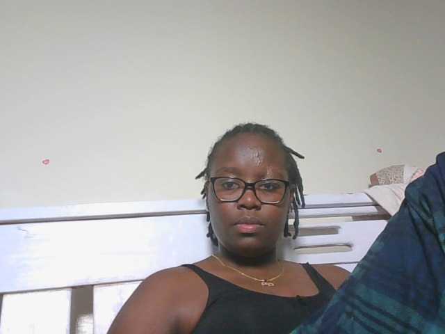 Sweetariah1 live cam on BongaCams