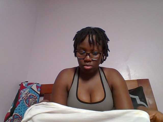 Sweetariah1 live cam on BongaCams