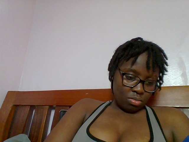 Sweetariah1 live cam on BongaCams