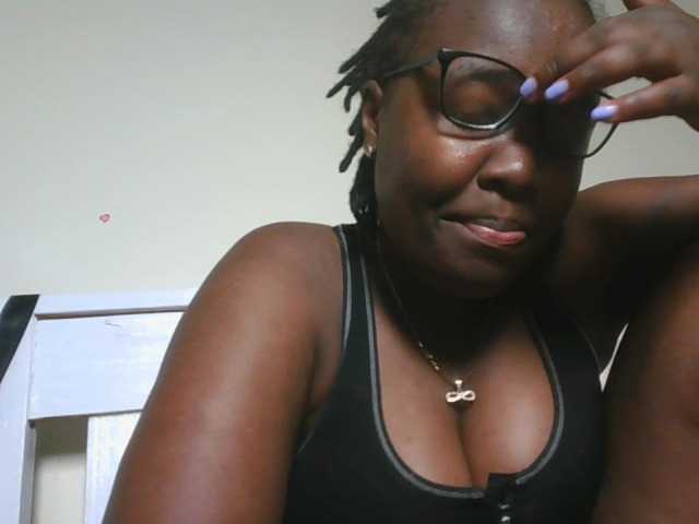 Sweetariah1 live cam on BongaCams