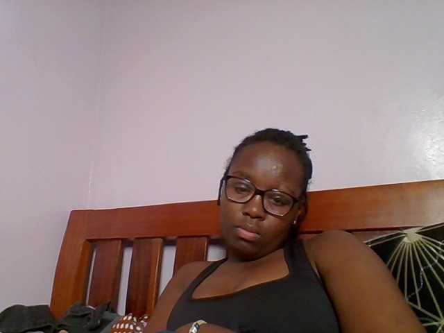 Sweetariah1 live cam on BongaCams