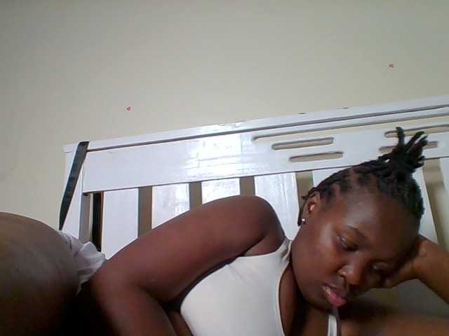 Sweetariah1 live cam on BongaCams
