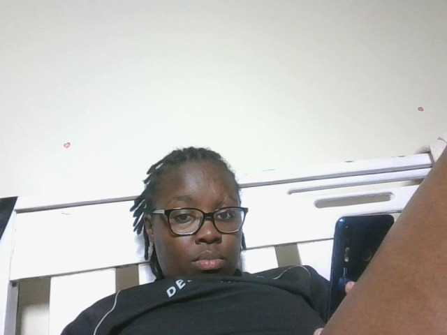 Sweetariah1 live cam on BongaCams