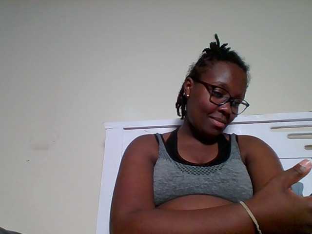 Sweetariah1 live cam on BongaCams