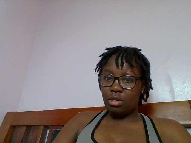 Sweetariah1 live cam on BongaCams