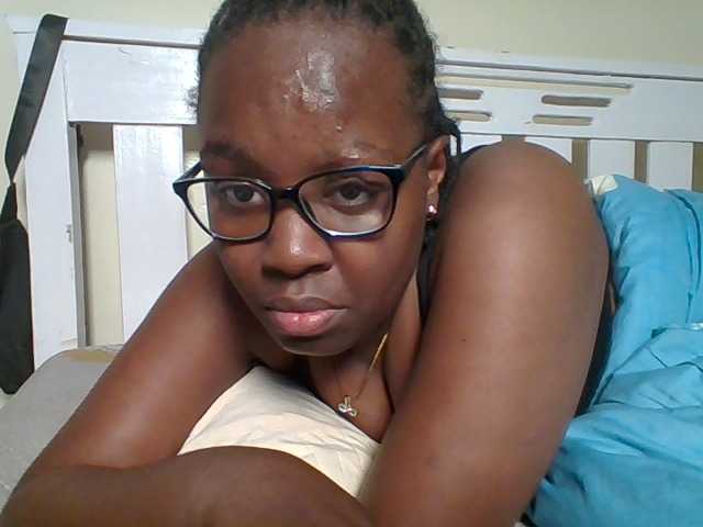 Sweetariah1 live cam on BongaCams