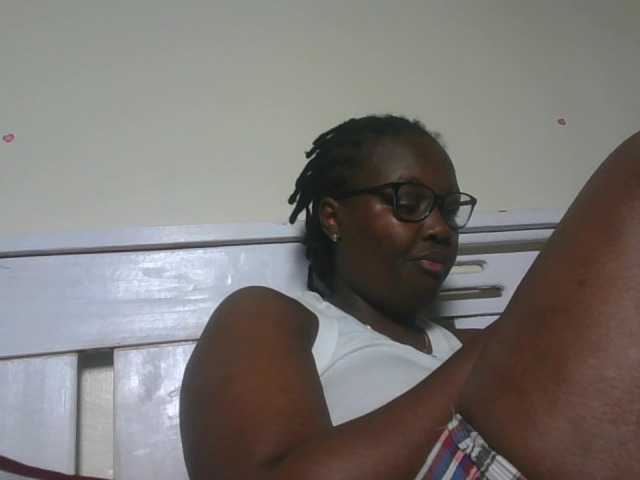 Sweetariah1 live cam on BongaCams