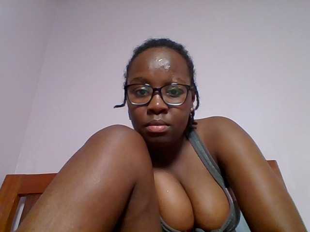 Sweetariah1 live webcam show