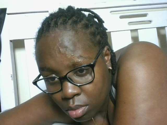 Sweetariah1 live cam on BongaCams