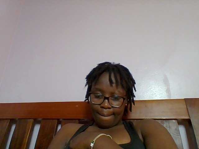 Sweetariah1 live cam on BongaCams