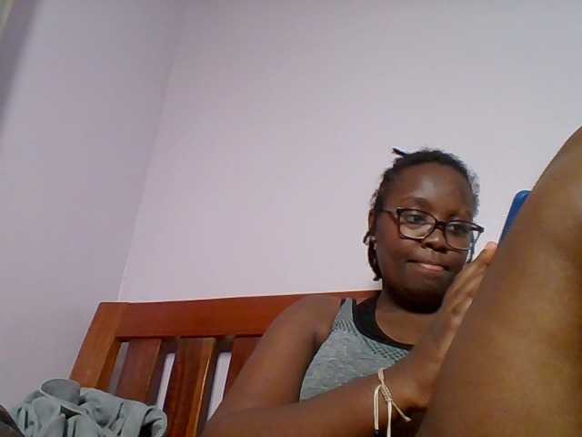 Sweetariah1 live cam on BongaCams