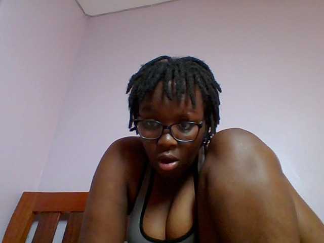 Sweetariah1 live cam on BongaCams