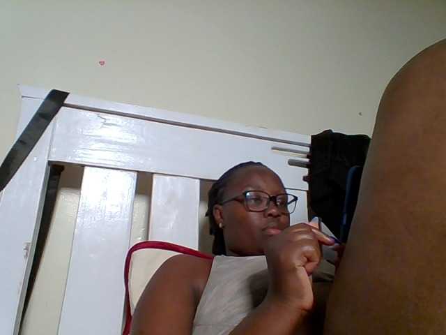 Sweetariah1 live cam on BongaCams