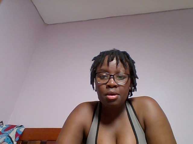 Sweetariah1 live cam on BongaCams