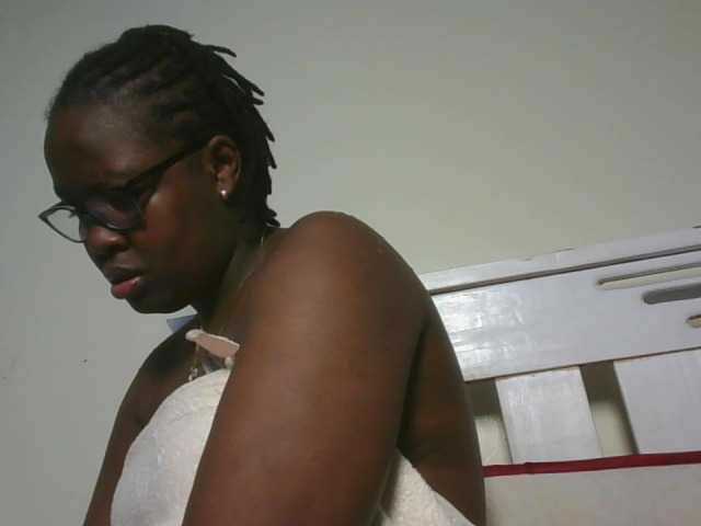 Sweetariah1 live cam on BongaCams