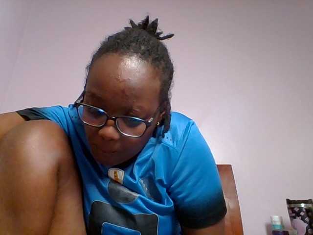 Sweetariah1 live cam on BongaCams