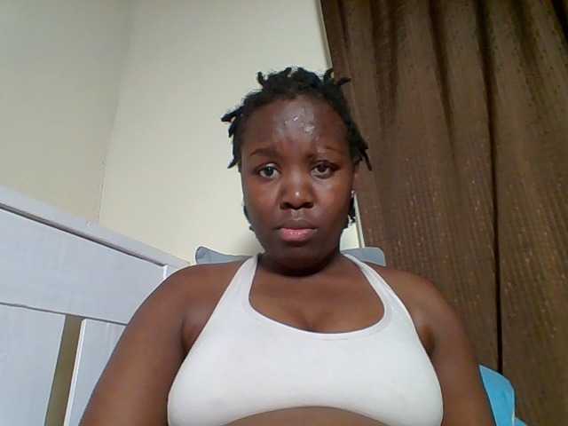 Sweetariah1 live cam on BongaCams
