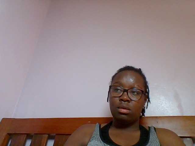 Sweetariah1 live cam on BongaCams