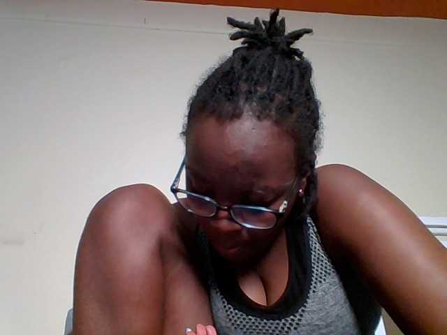 Sweetariah1 live cam on BongaCams