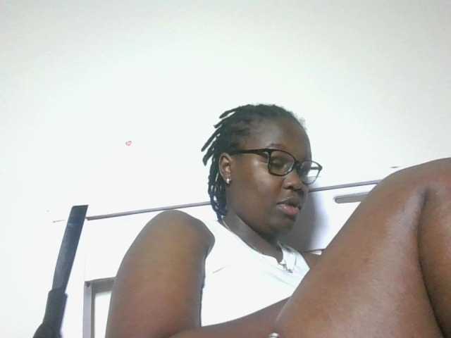 Sweetariah1 live cam on BongaCams