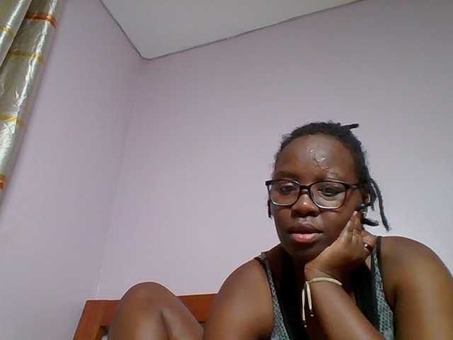 Sweetariah1 live cam on BongaCams