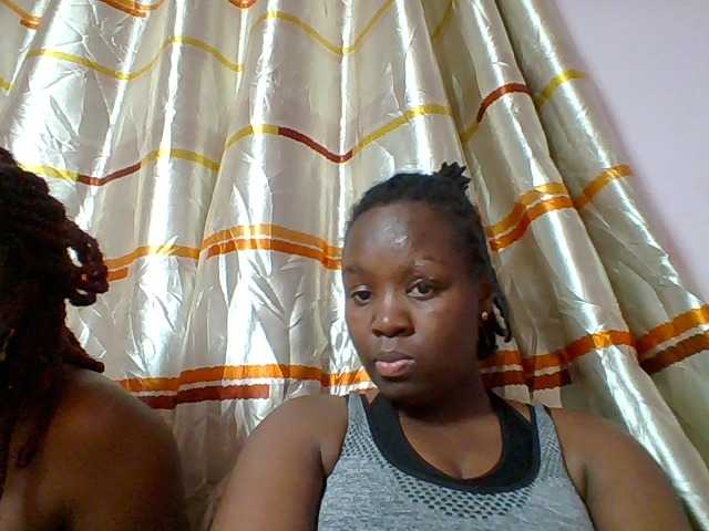Sweetariah1 live cam on BongaCams