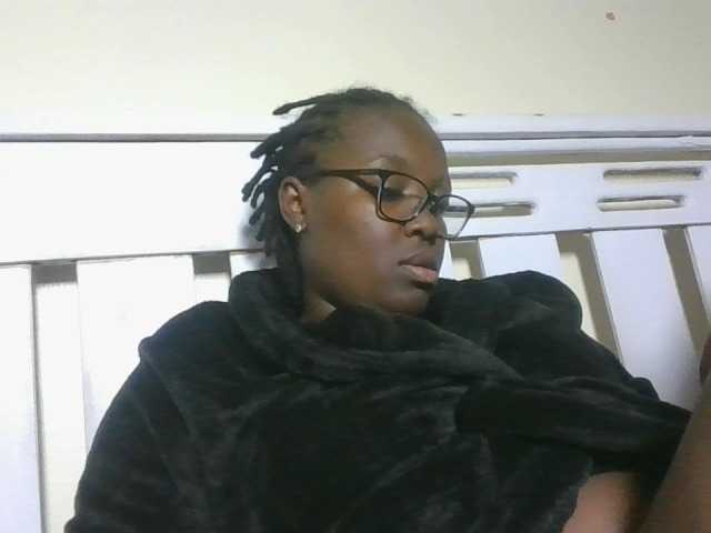 Sweetariah1 live cam on BongaCams
