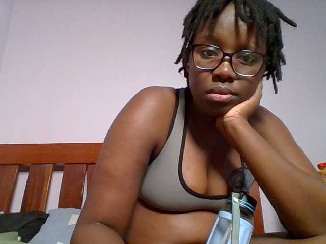 Sweetariah1 live webcam show