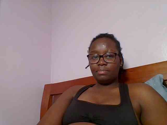 Sweetariah1 webcam