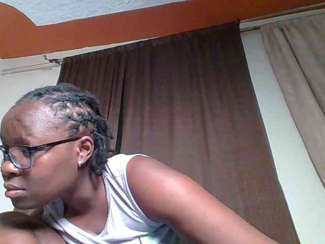 Sweetariah1's cam show statistics and live stream