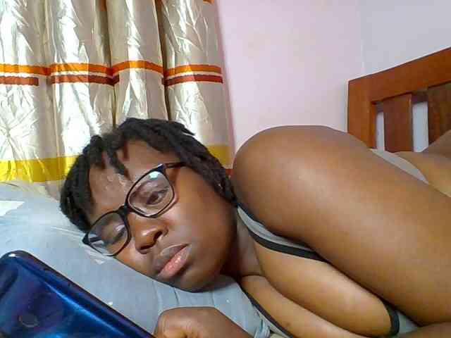 Sweetariah1 webcam