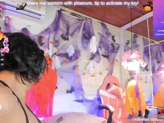 Nami-Molly live cam on BongaCams