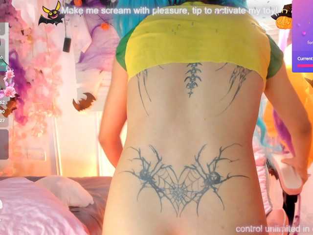 Nami-Molly live cam on BongaCams