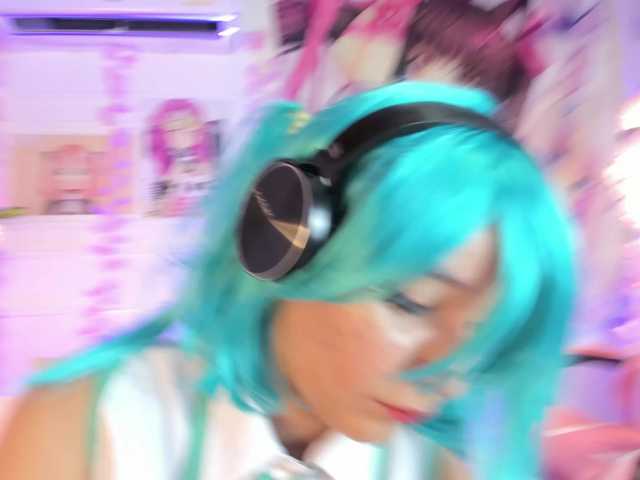 Nami-Molly live cam on BongaCams