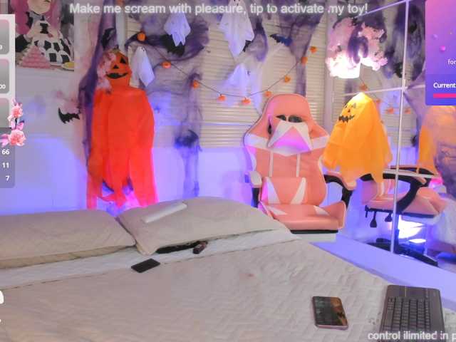 Nami-Molly live cam on BongaCams