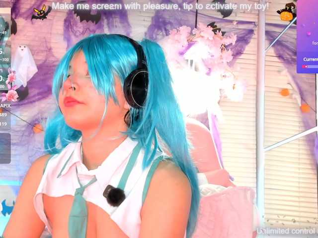 Nami-Molly, live now on BongaCams