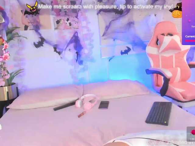 Nami-Molly live cam on BongaCams