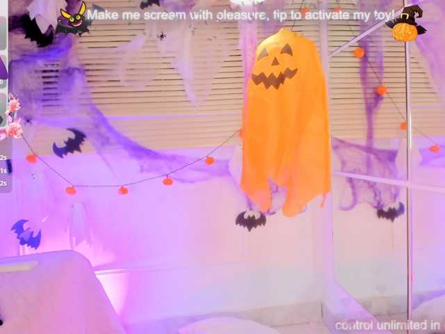 Nami-Molly live cam on BongaCams
