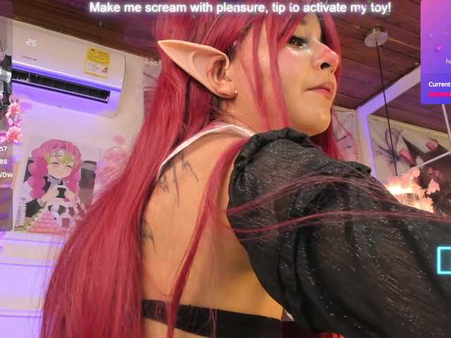 Nami-Molly live cam on BongaCams