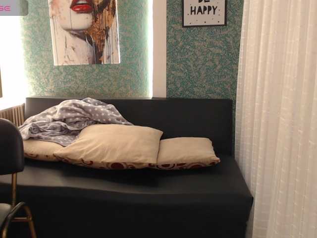 Miidnightt-Dessire live cam on BongaCams