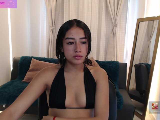 Miidnightt-Dessire live cam on BongaCams