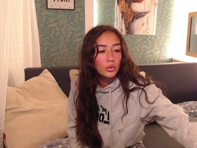 Miidnightt-Dessire live cam on BongaCams