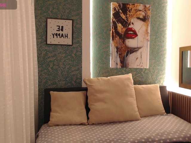 Miidnightt-Dessire live cam on BongaCams
