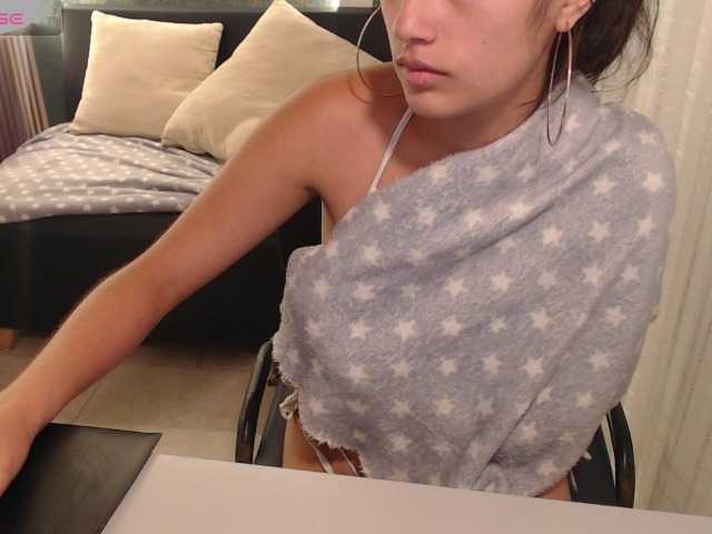 Miidnightt-Dessire live cam on BongaCams